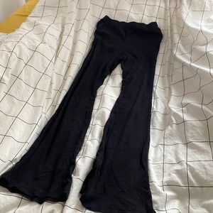 Black Leggings with flares cutting